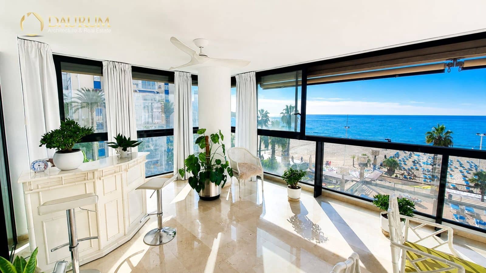 Piso de 2 habitaciones en Benidorm en venta con piscina garaje - 870.000 € (Ref: 9948425)