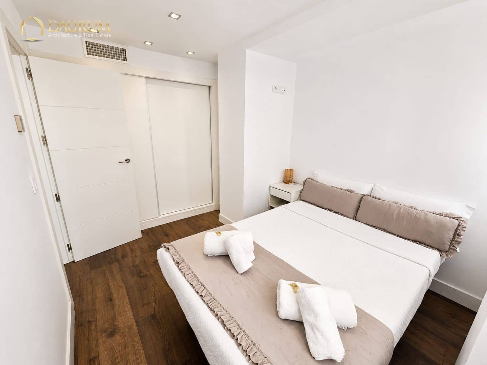 2 bedroom Flat for sale in La Villajoyosa / Vila Joiosa with garage - € 850,000 (Ref: 9950420)