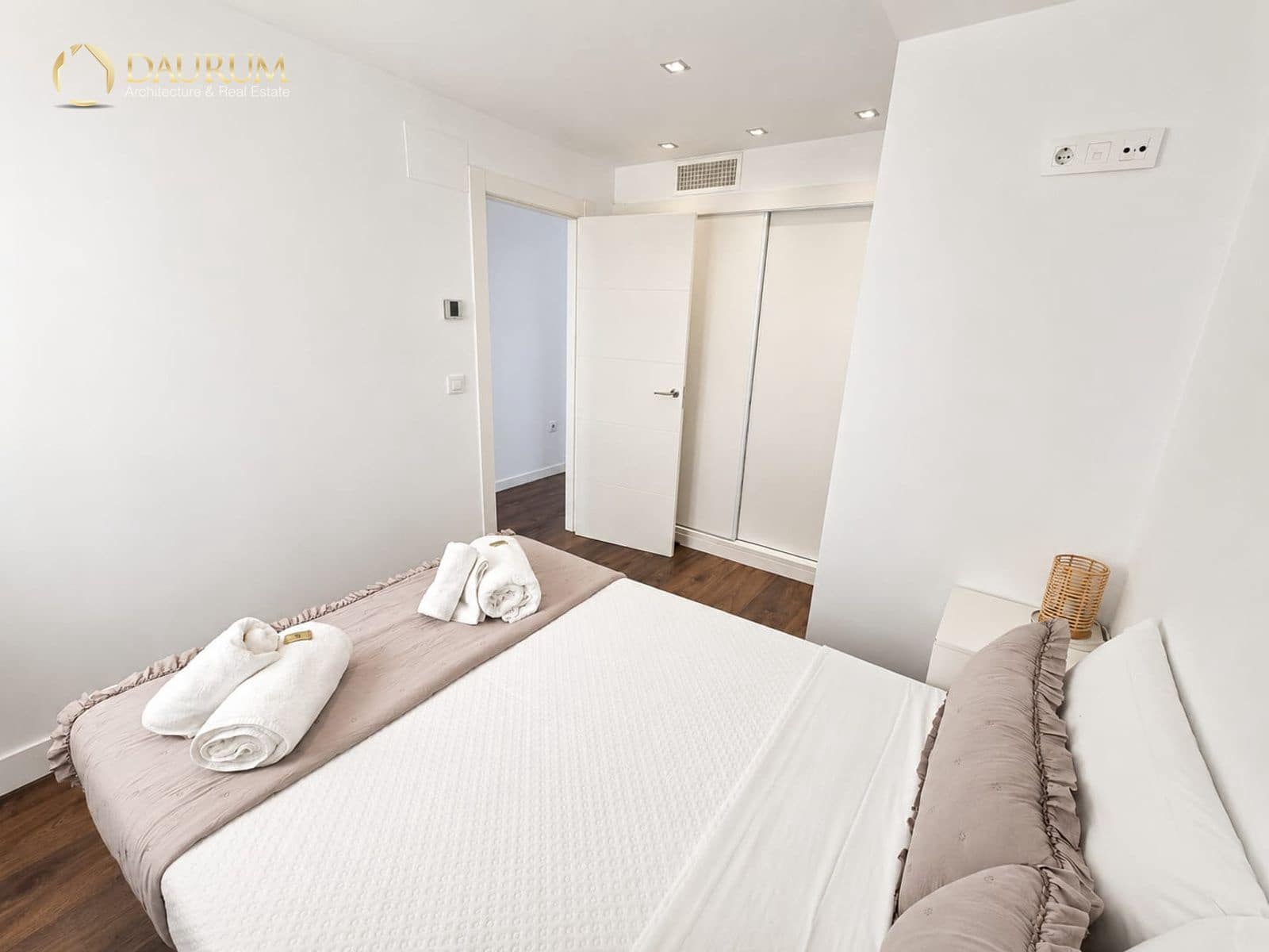 2 bedroom Flat for sale in La Villajoyosa / Vila Joiosa with garage - € 850,000 (Ref: 9950420)