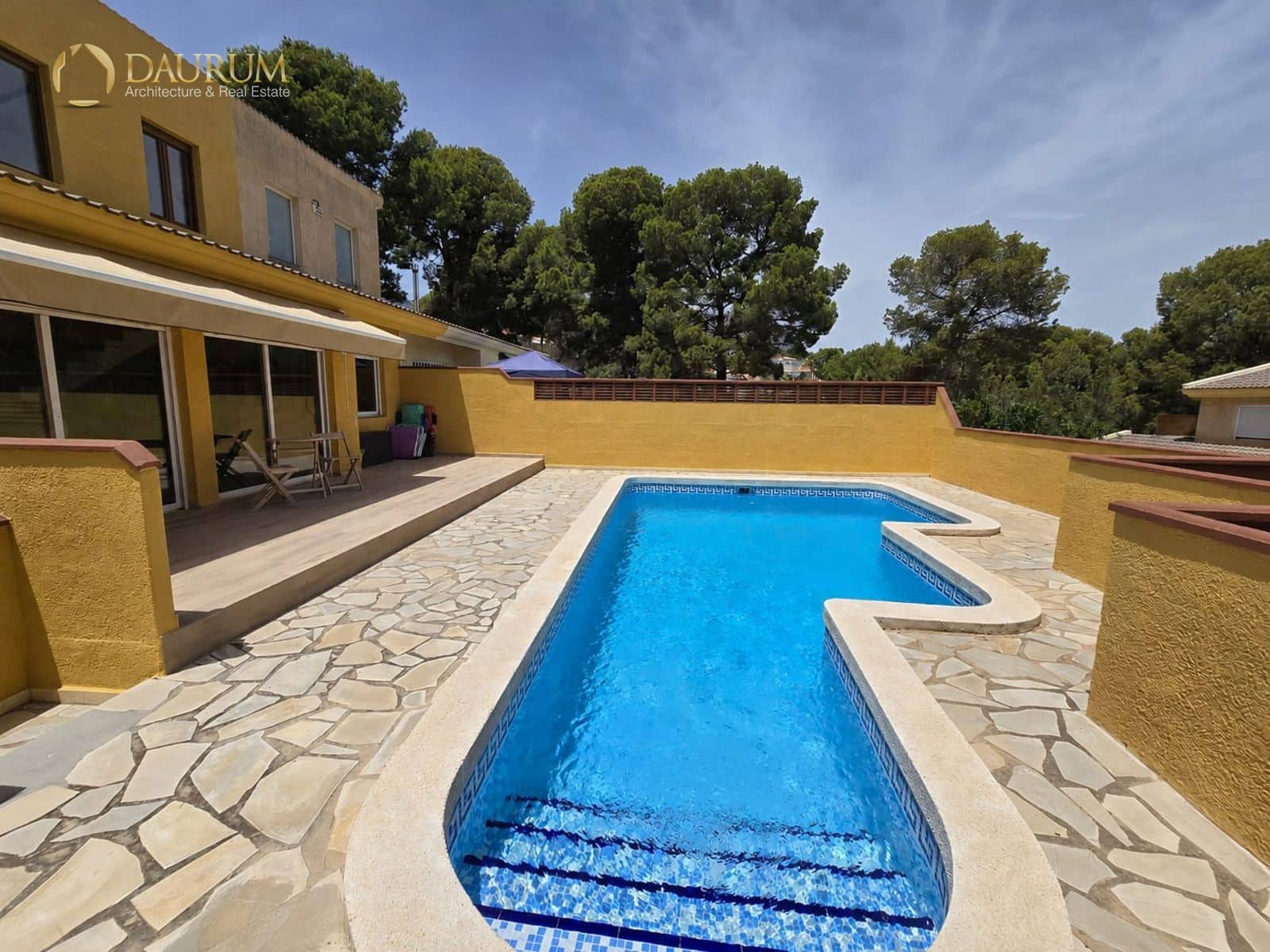 2 bedroom Villa for sale in La Nucia with pool - € 420,000 (Ref: 9961031)
