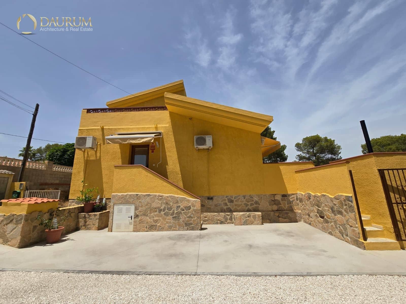 2 bedroom Villa for sale in La Nucia with pool - € 420,000 (Ref: 9961031)