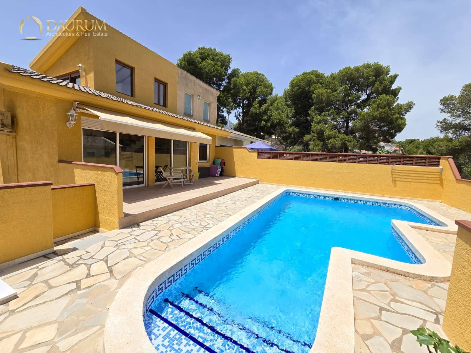 2 bedroom Villa for sale in La Nucia with pool - € 420,000 (Ref: 9961031)