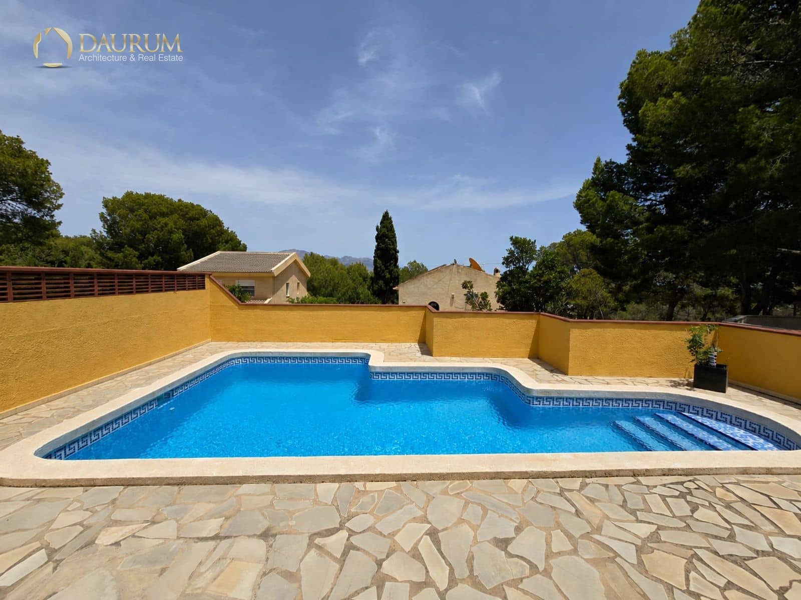 2 bedroom Villa for sale in La Nucia with pool - € 420,000 (Ref: 9961031)