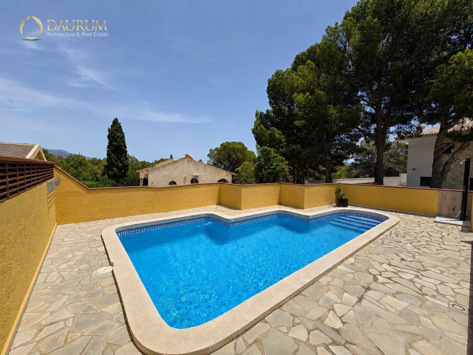 2 bedroom Villa for sale in La Nucia with pool - € 420,000 (Ref: 9961031)
