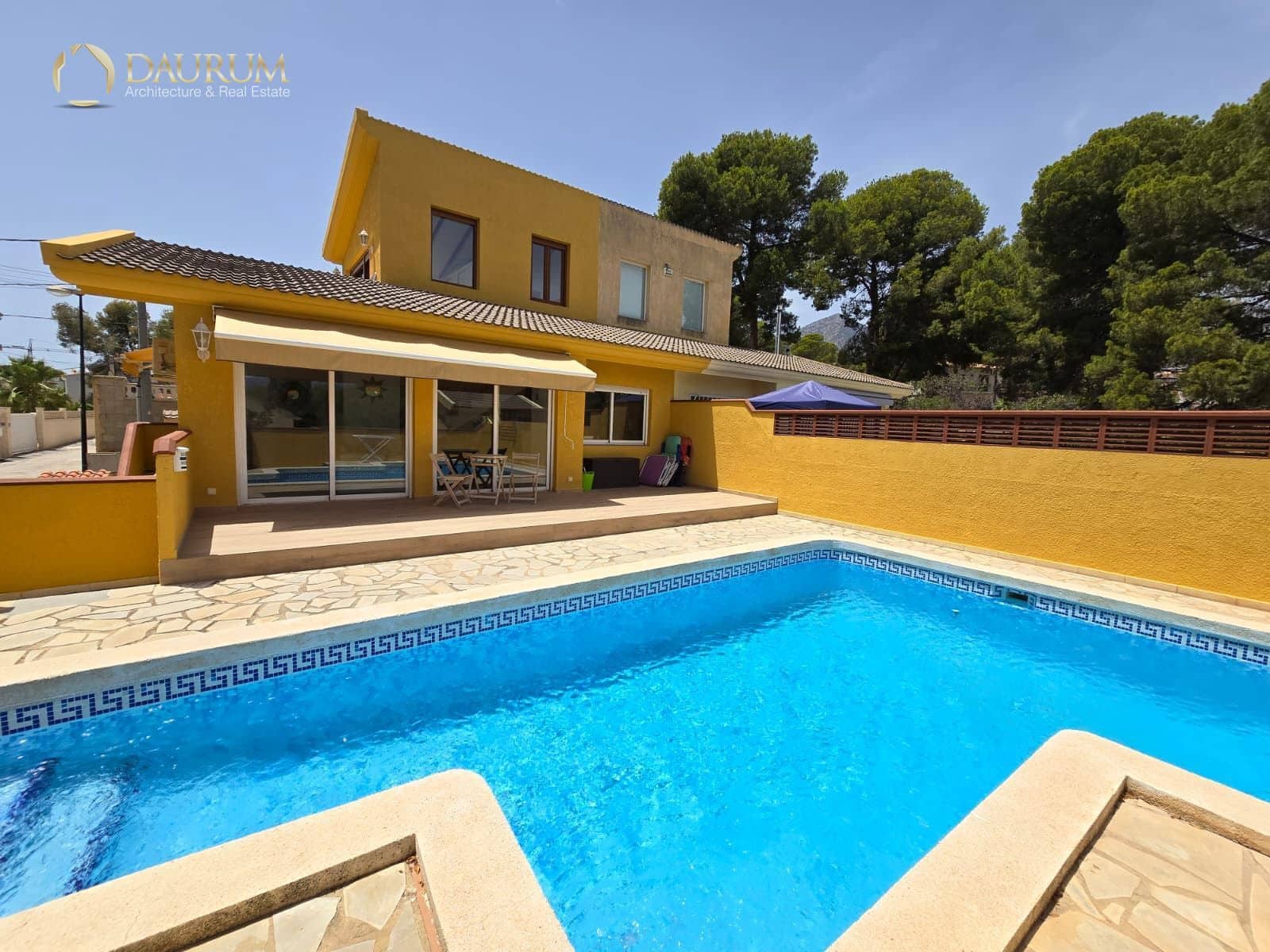 2 bedroom Villa for sale in La Nucia with pool - € 420,000 (Ref: 9961031)