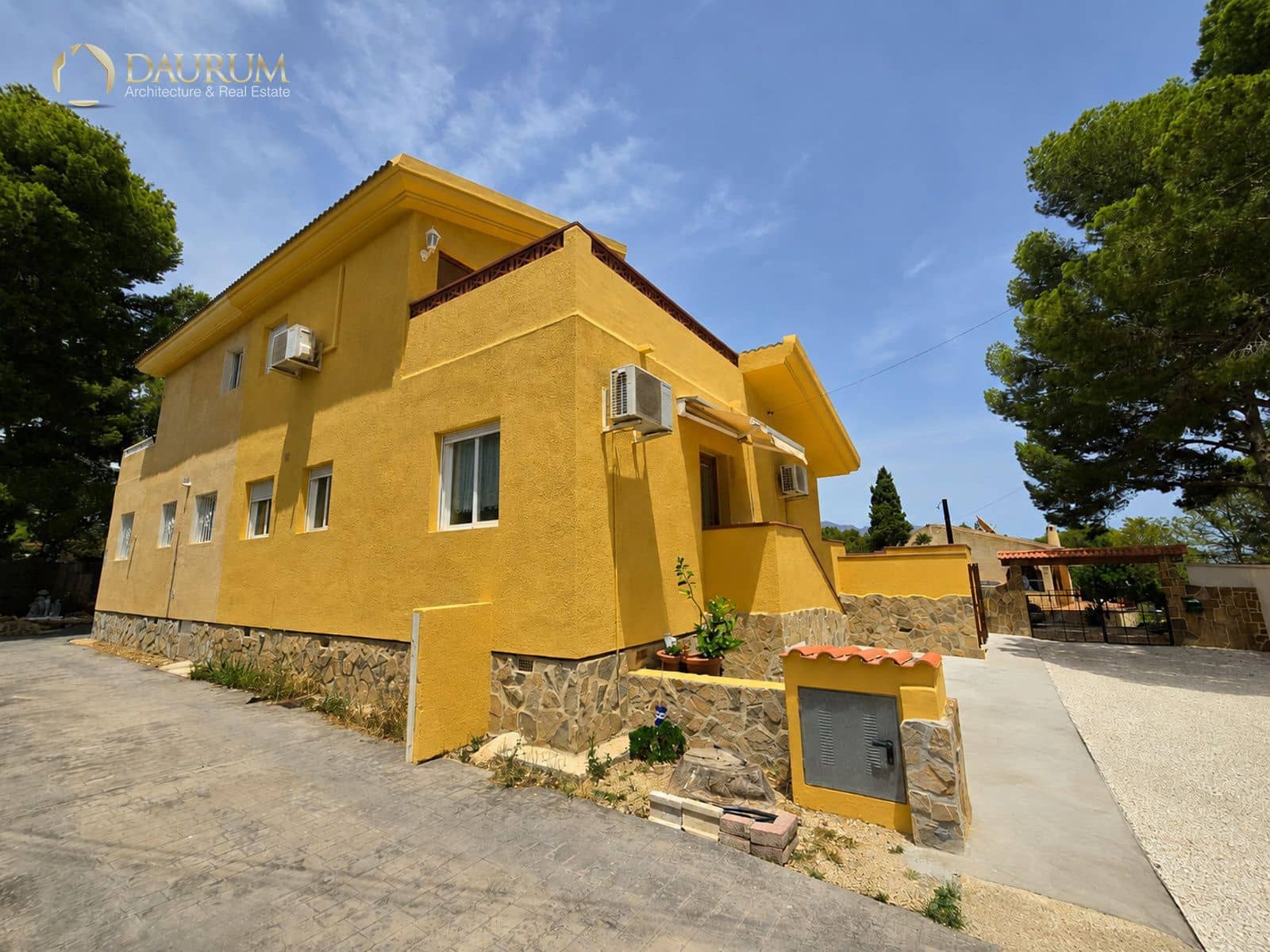 2 bedroom Villa for sale in La Nucia with pool - € 420,000 (Ref: 9961031)