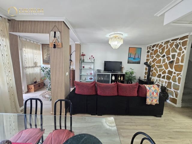 4 soveværelse Byhus til salg i San Vicente / Sant Vicent del Raspeig med swimmingpool garage - € 316.000 (Ref: 9968991)