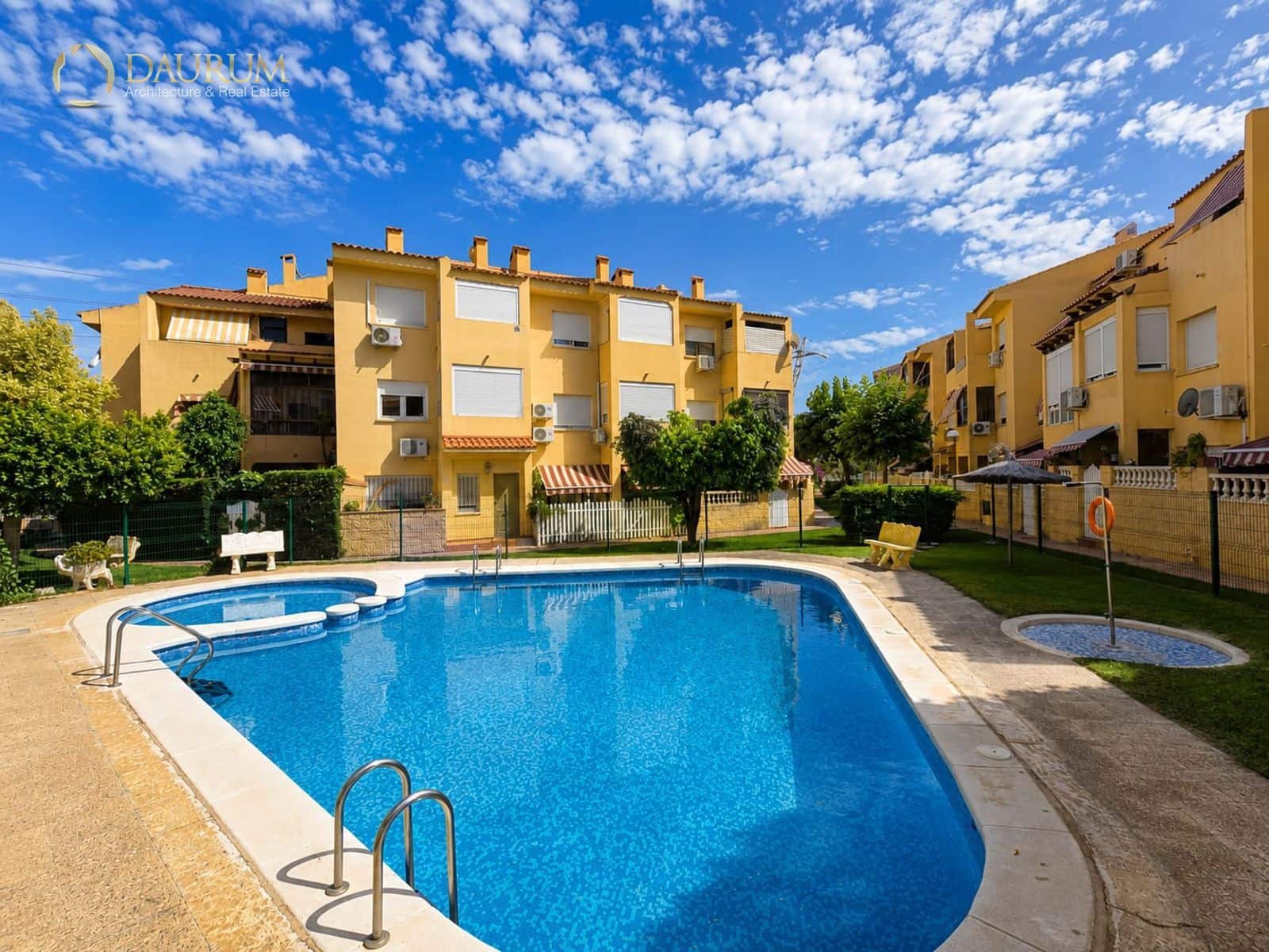 4 bedroom Townhouse for sale in San Vicente / Sant Vicent del Raspeig with pool garage - € 316,000 (Ref: 9968991)