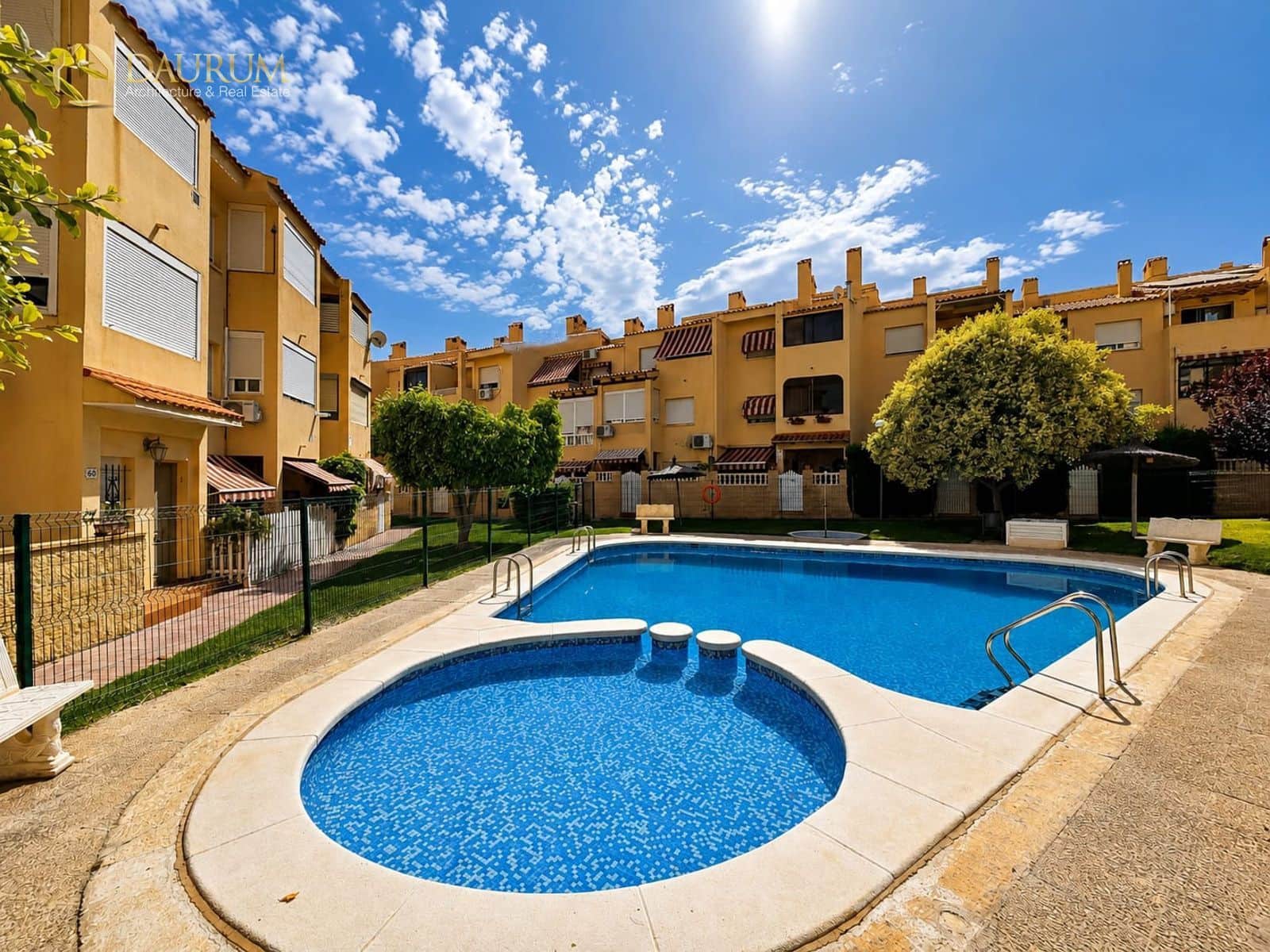 4 bedroom Townhouse for sale in San Vicente / Sant Vicent del Raspeig with pool garage - € 316,000 (Ref: 9968991)