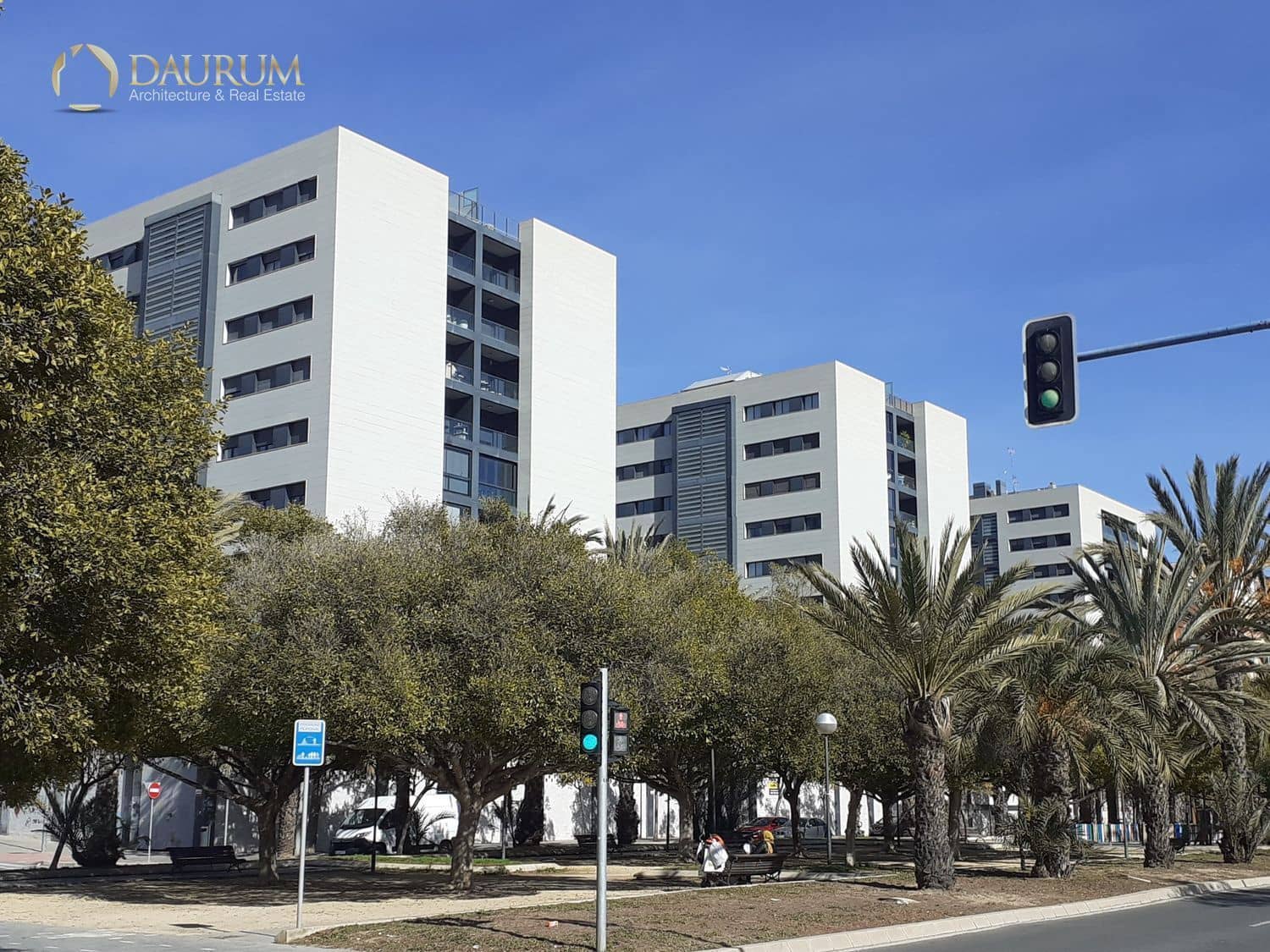 3 bedroom Flat for sale in Alicante / Alacant city with pool garage - € 355,000 (Ref: 9970901)