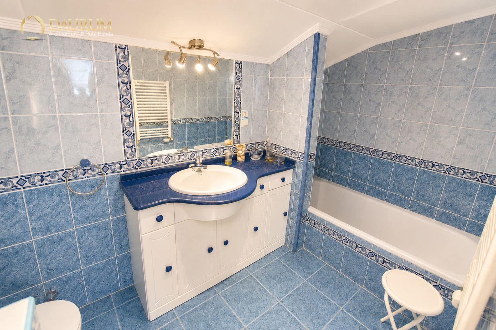 Chalet de 4 habitaciones en Rebolledo en venta con garaje - 485.000 € (Ref: 9981440)