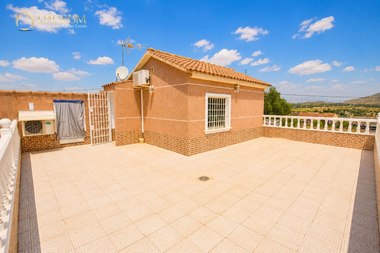 Chalet de 4 habitaciones en Rebolledo en venta con garaje - 485.000 € (Ref: 9981440)