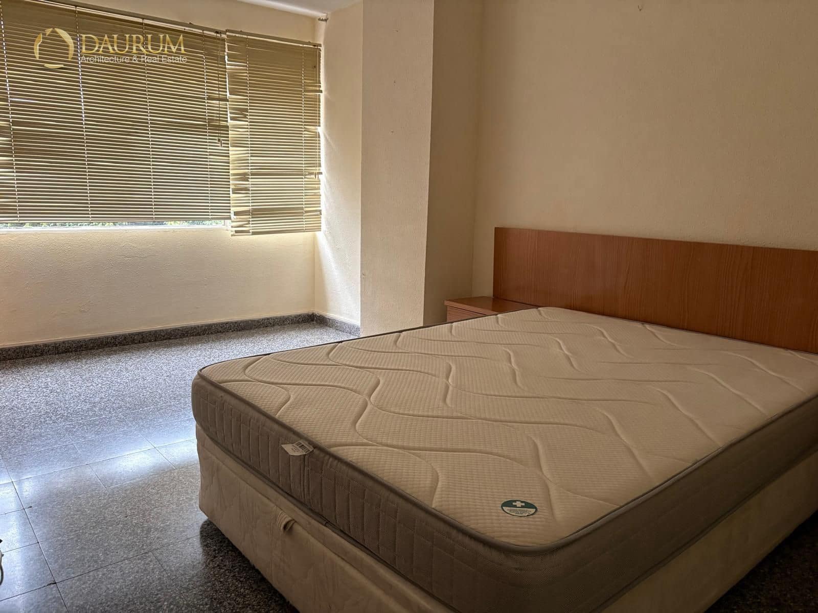 4 soveværelse Lejlighed til salg i Alicante by - € 255.000 (Ref: 9981531)