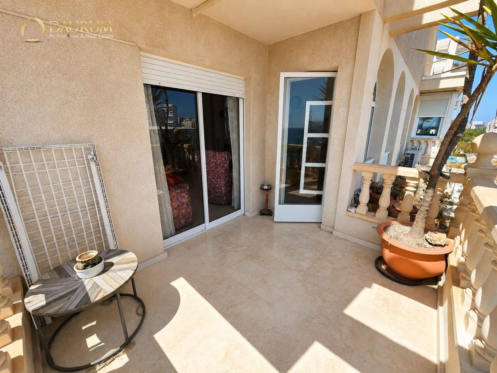 1 soverom Leilighet til salgs i Alicante by med svømmebasseng garasje - € 535 000 (Ref: 9983822)