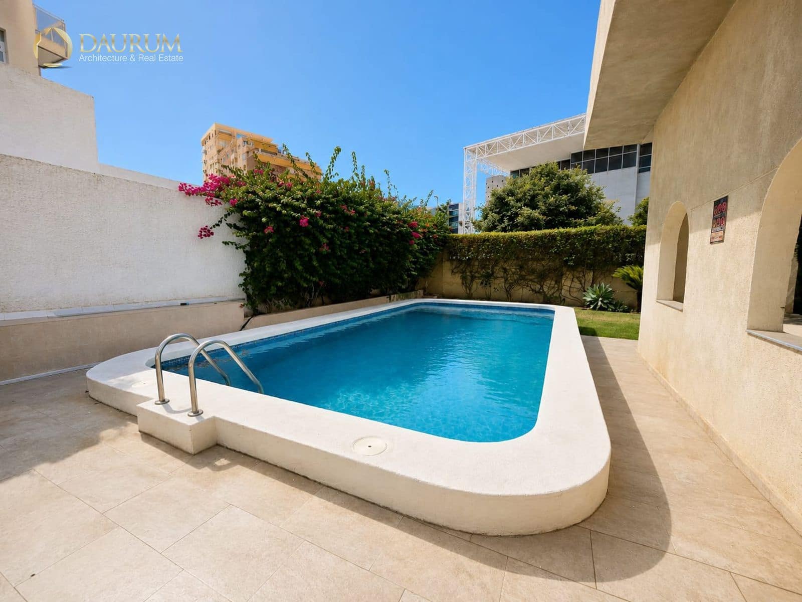 1 soverom Leilighet til salgs i Alicante by med svømmebasseng garasje - € 535 000 (Ref: 9983822)