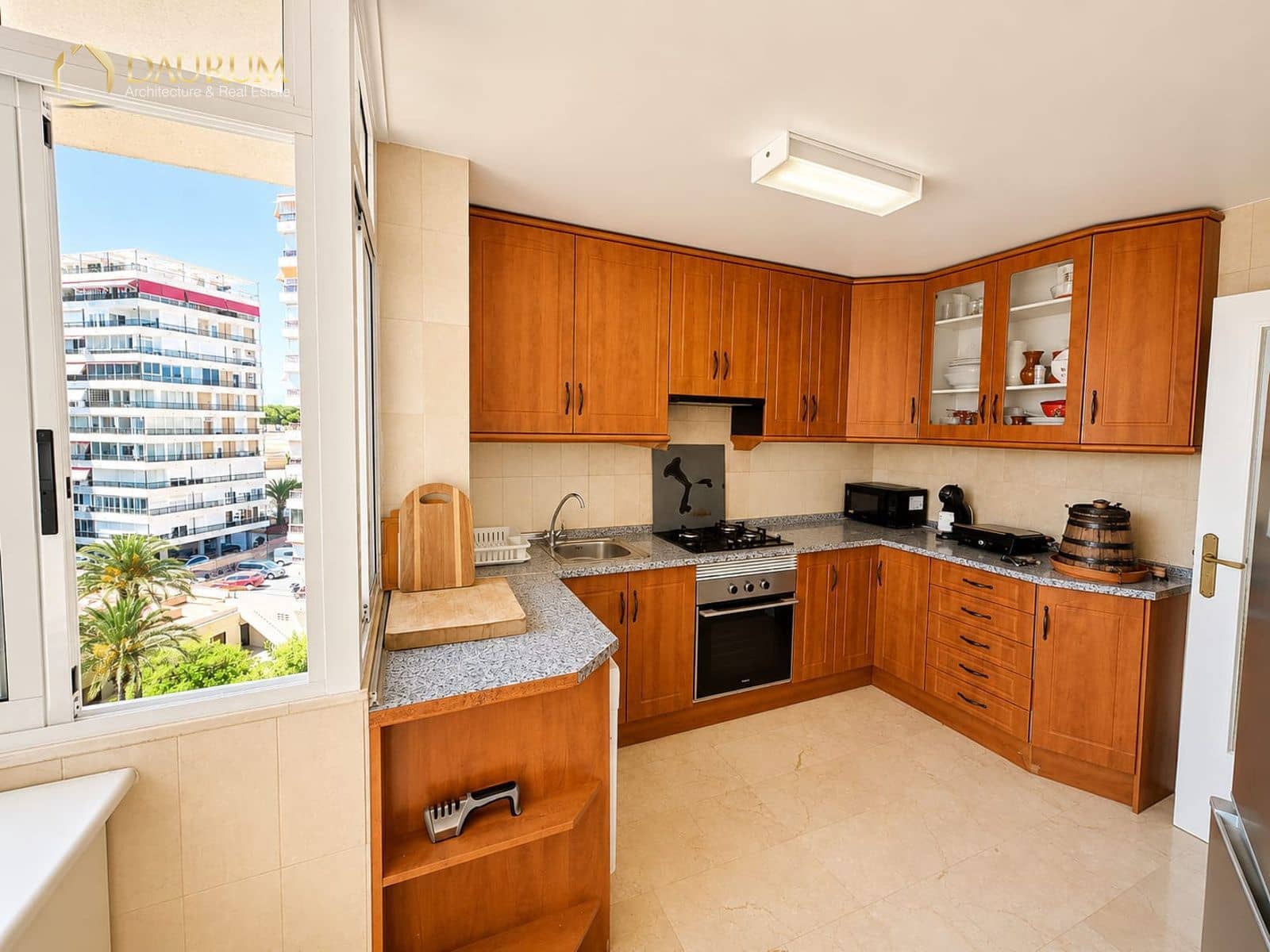1 soverom Leilighet til salgs i Alicante by med svømmebasseng garasje - € 535 000 (Ref: 9983822)
