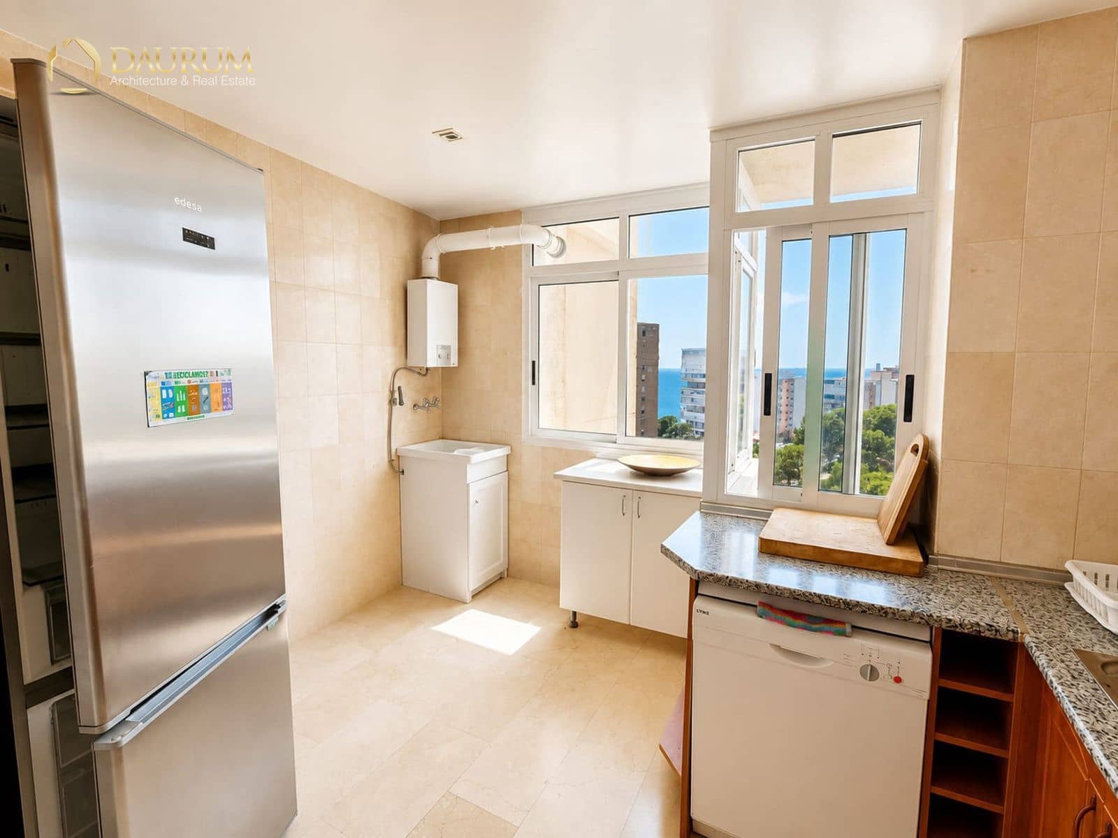1 soverom Leilighet til salgs i Alicante by med svømmebasseng garasje - € 535 000 (Ref: 9983822)
