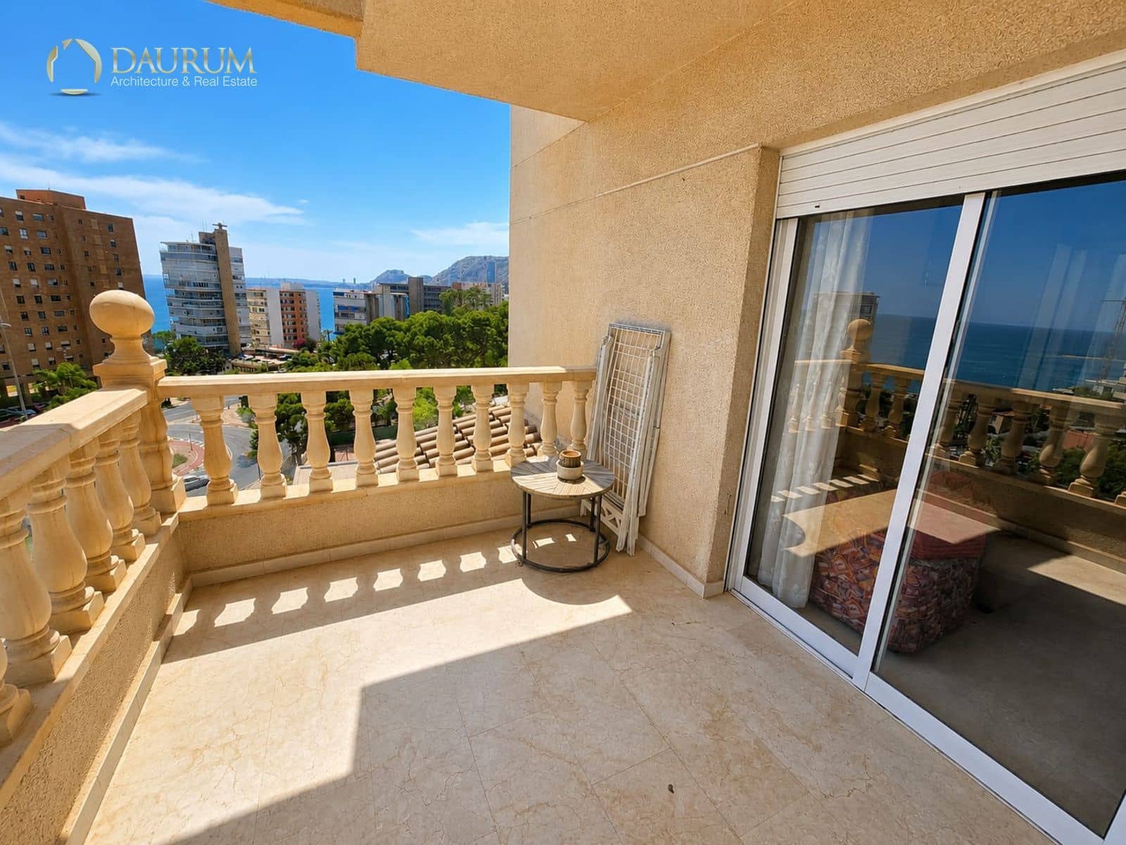 1 soverom Leilighet til salgs i Alicante by med svømmebasseng garasje - € 535 000 (Ref: 9983822)