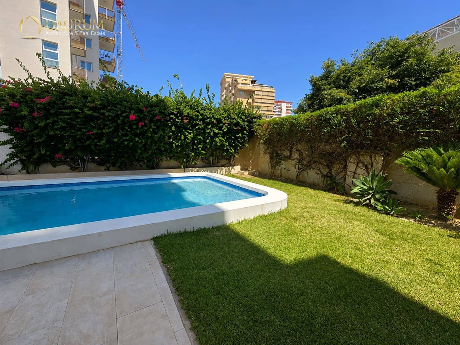 1 soverom Leilighet til salgs i Alicante by med svømmebasseng garasje - € 535 000 (Ref: 9983822)
