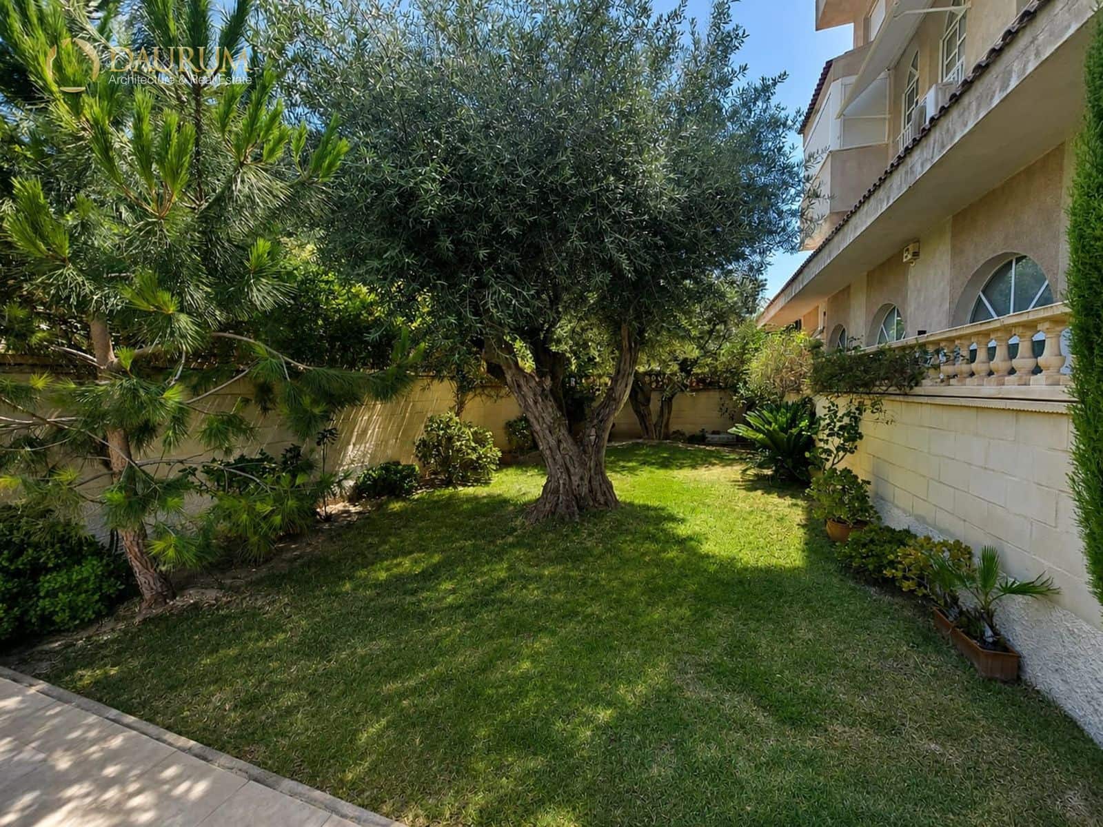 1 soverom Leilighet til salgs i Alicante by med svømmebasseng garasje - € 535 000 (Ref: 9983822)