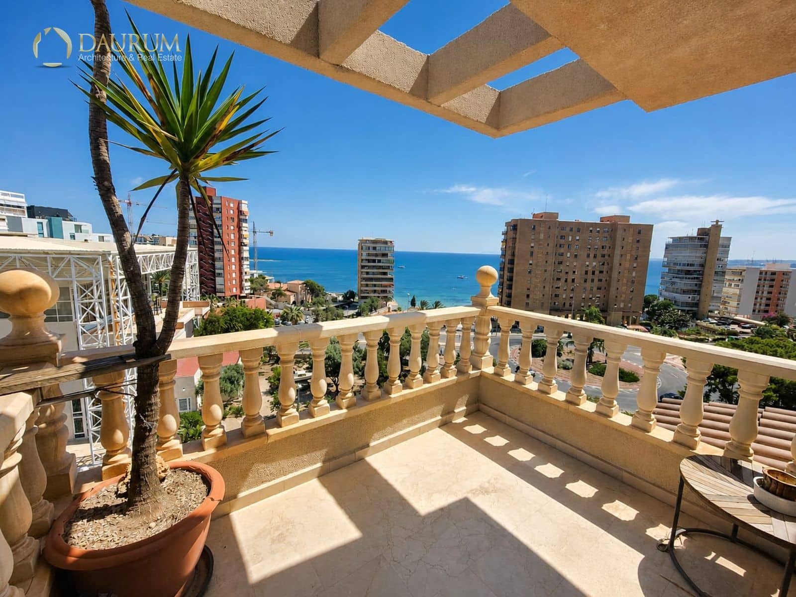 1 soverom Leilighet til salgs i Alicante by med svømmebasseng garasje - € 535 000 (Ref: 9983822)