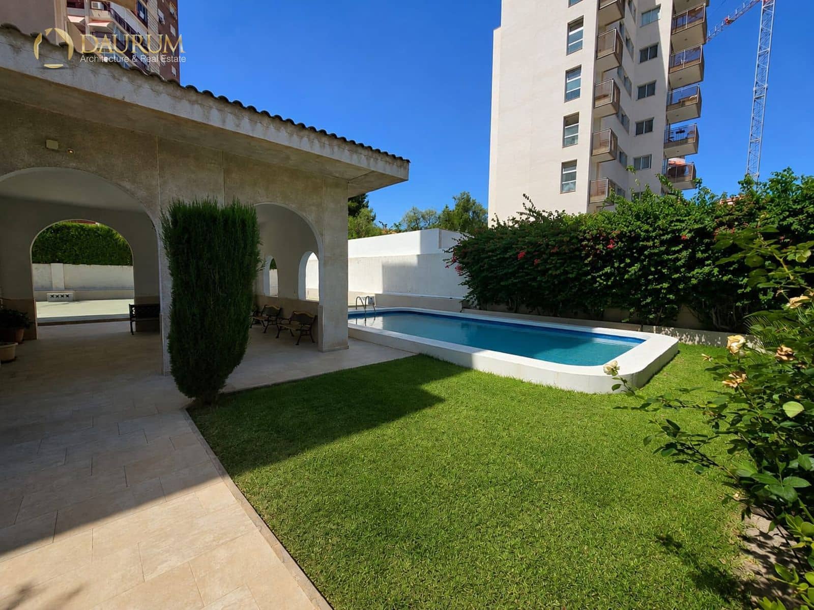 1 soverom Leilighet til salgs i Alicante by med svømmebasseng garasje - € 535 000 (Ref: 9983822)