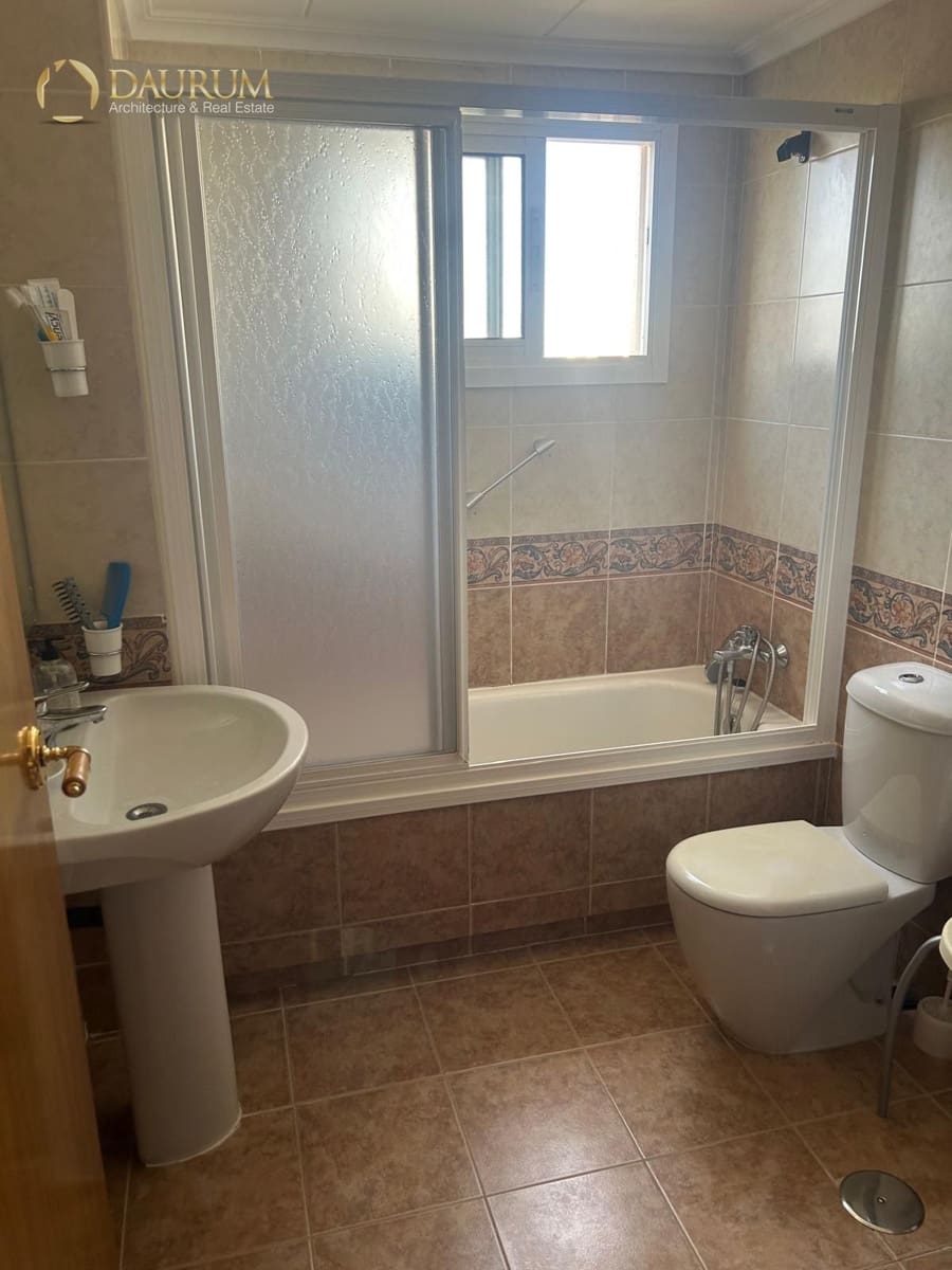 3 soverom Leilighet til salgs i Alicante by med svømmebasseng garasje - € 330 000 (Ref: 9996079)