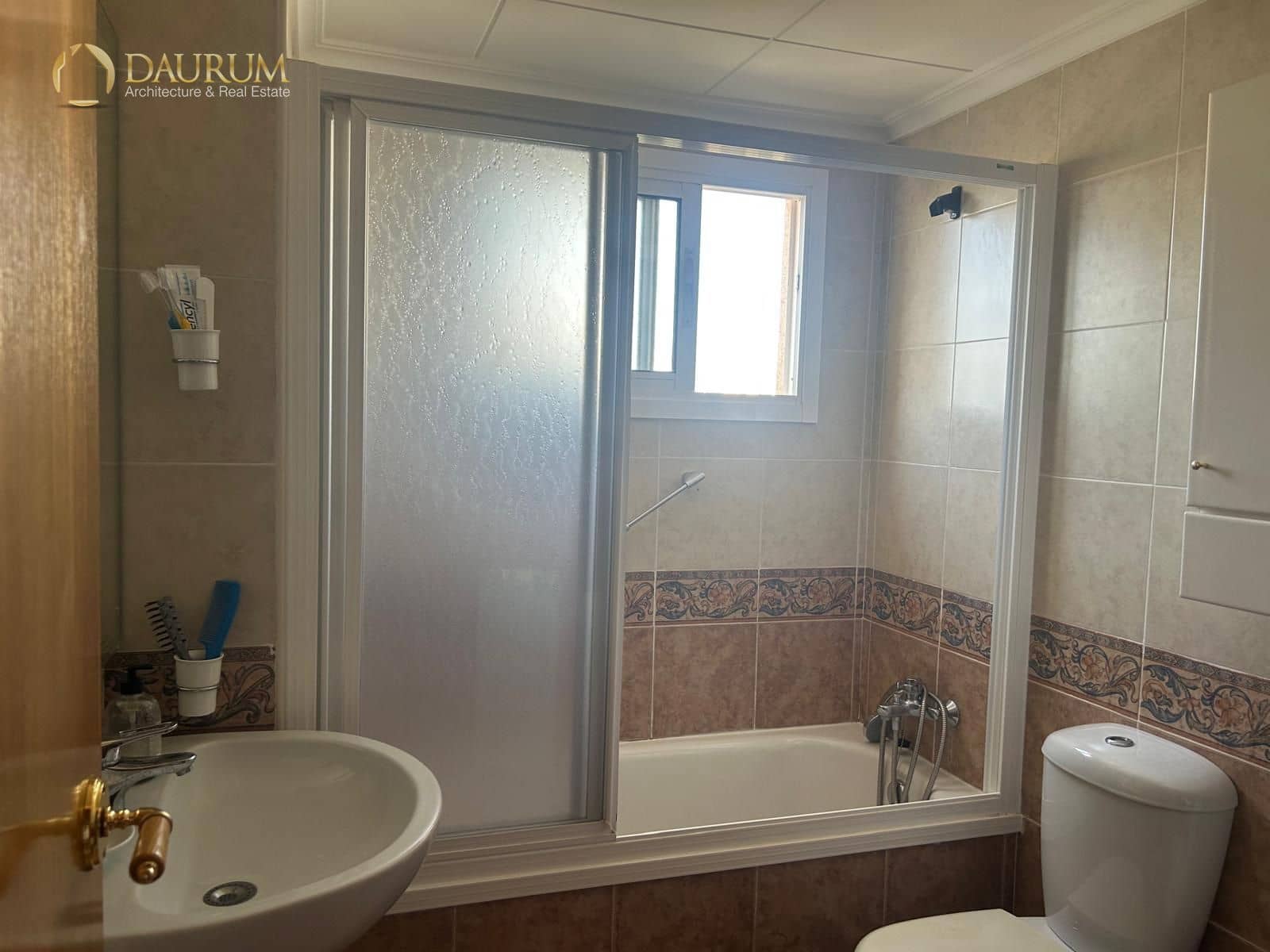 3 soverom Leilighet til salgs i Alicante by med svømmebasseng garasje - € 330 000 (Ref: 9996079)
