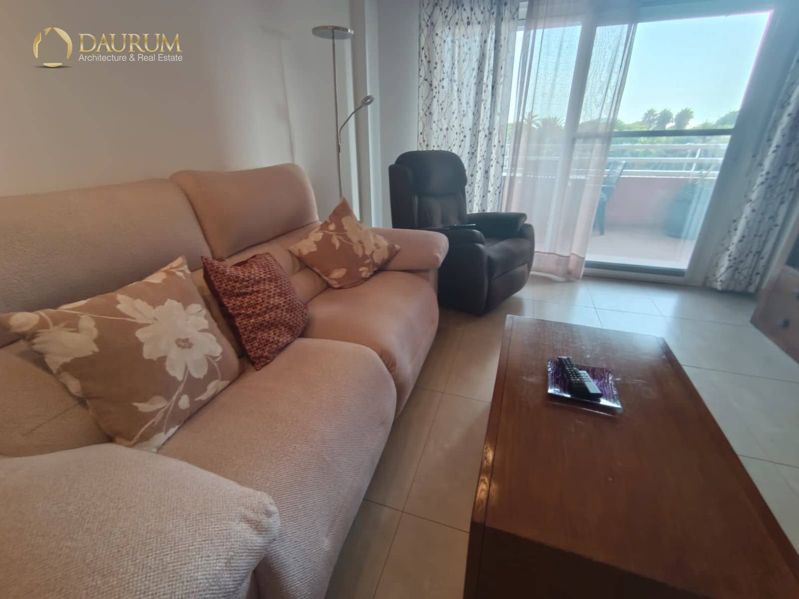 2 soverom Leilighet til salgs i Alicante by med svømmebasseng garasje - € 390 000 (Ref: 9996080)