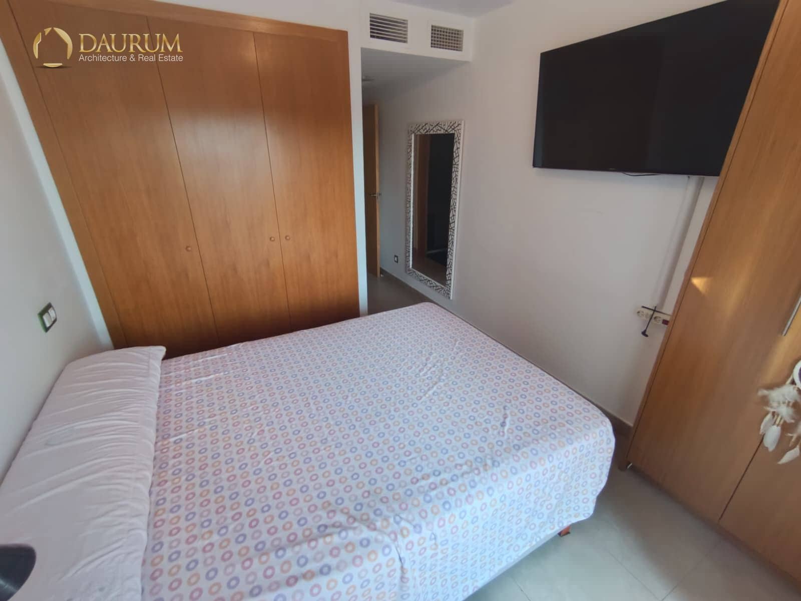 2 soverom Leilighet til salgs i Alicante by med svømmebasseng garasje - € 390 000 (Ref: 9996080)