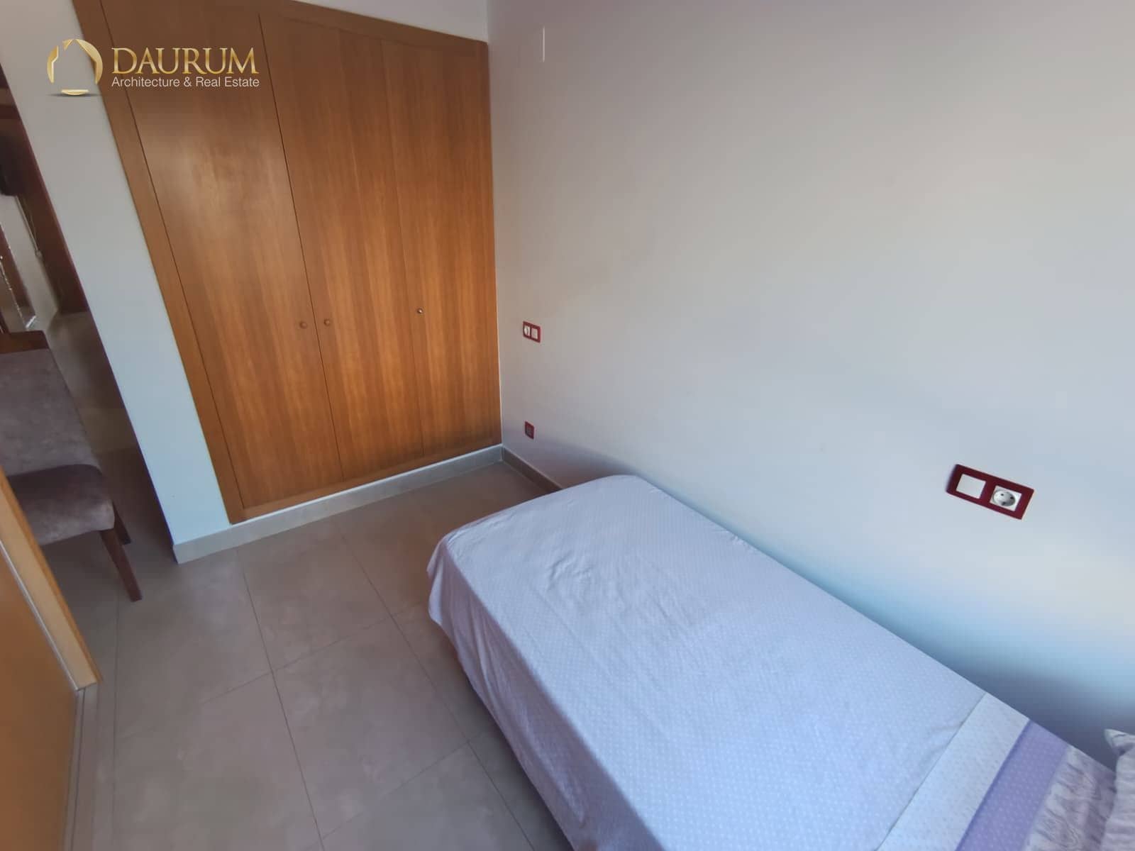 2 soverom Leilighet til salgs i Alicante by med svømmebasseng garasje - € 390 000 (Ref: 9996080)