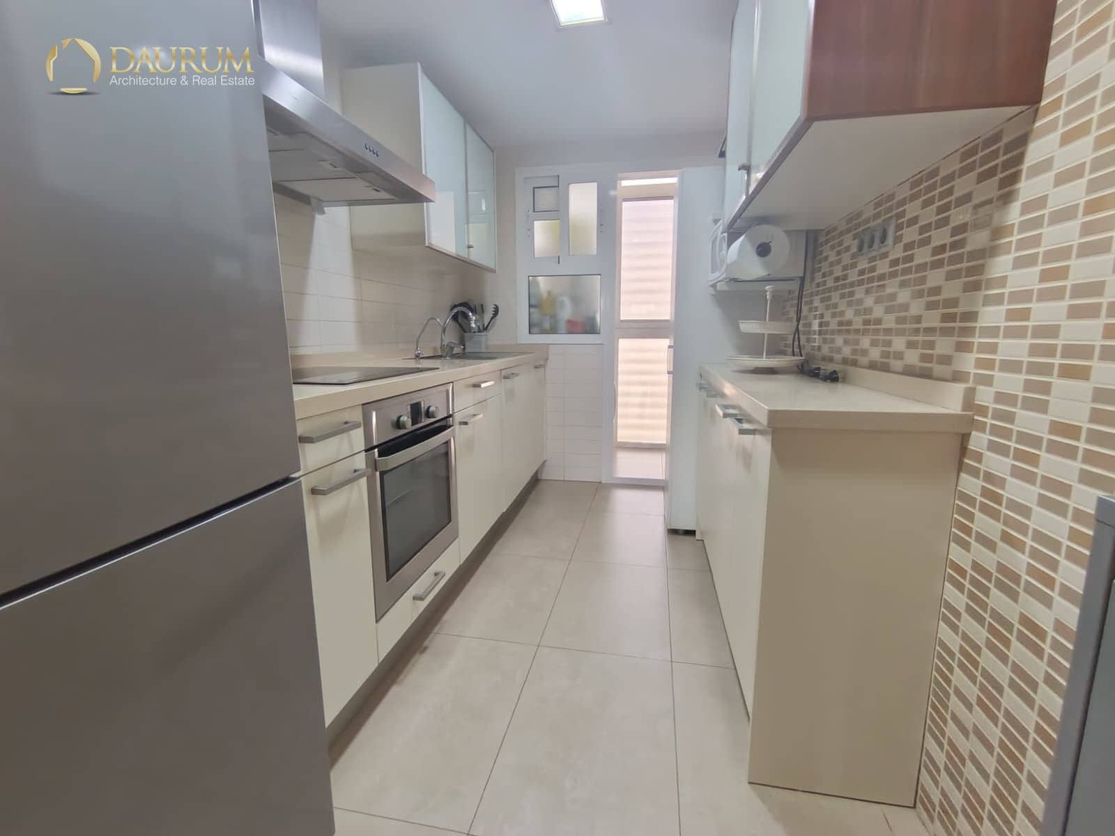 2 soverom Leilighet til salgs i Alicante by med svømmebasseng garasje - € 390 000 (Ref: 9996080)