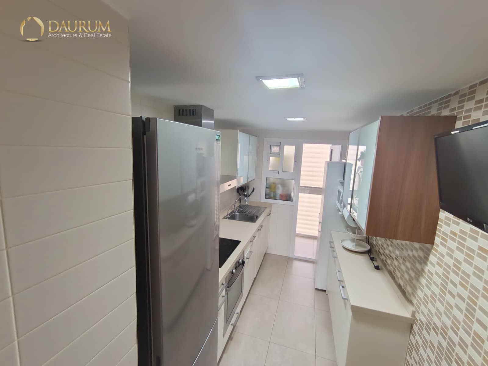 2 soverom Leilighet til salgs i Alicante by med svømmebasseng garasje - € 390 000 (Ref: 9996080)