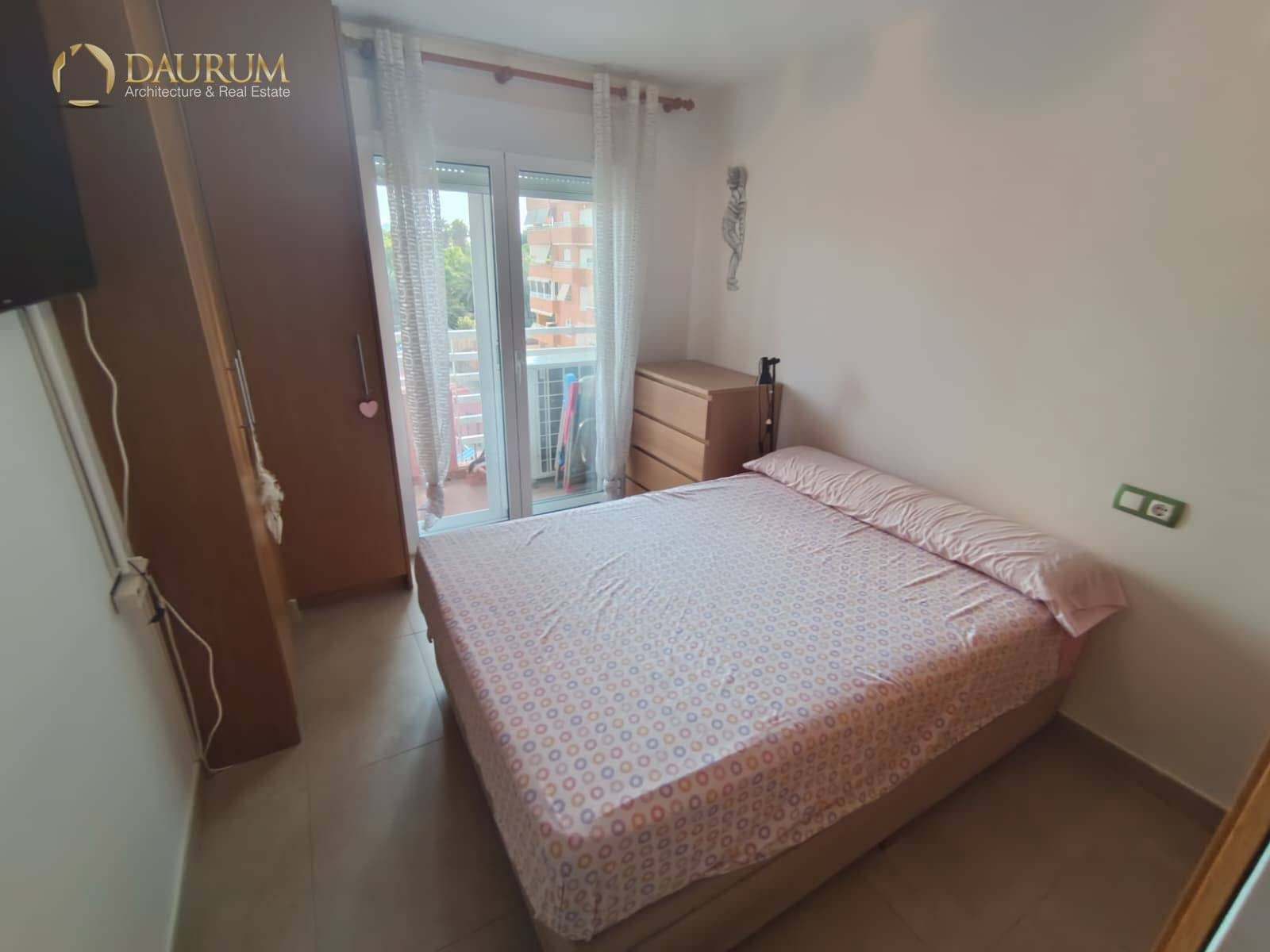 2 soverom Leilighet til salgs i Alicante by med svømmebasseng garasje - € 390 000 (Ref: 9996080)