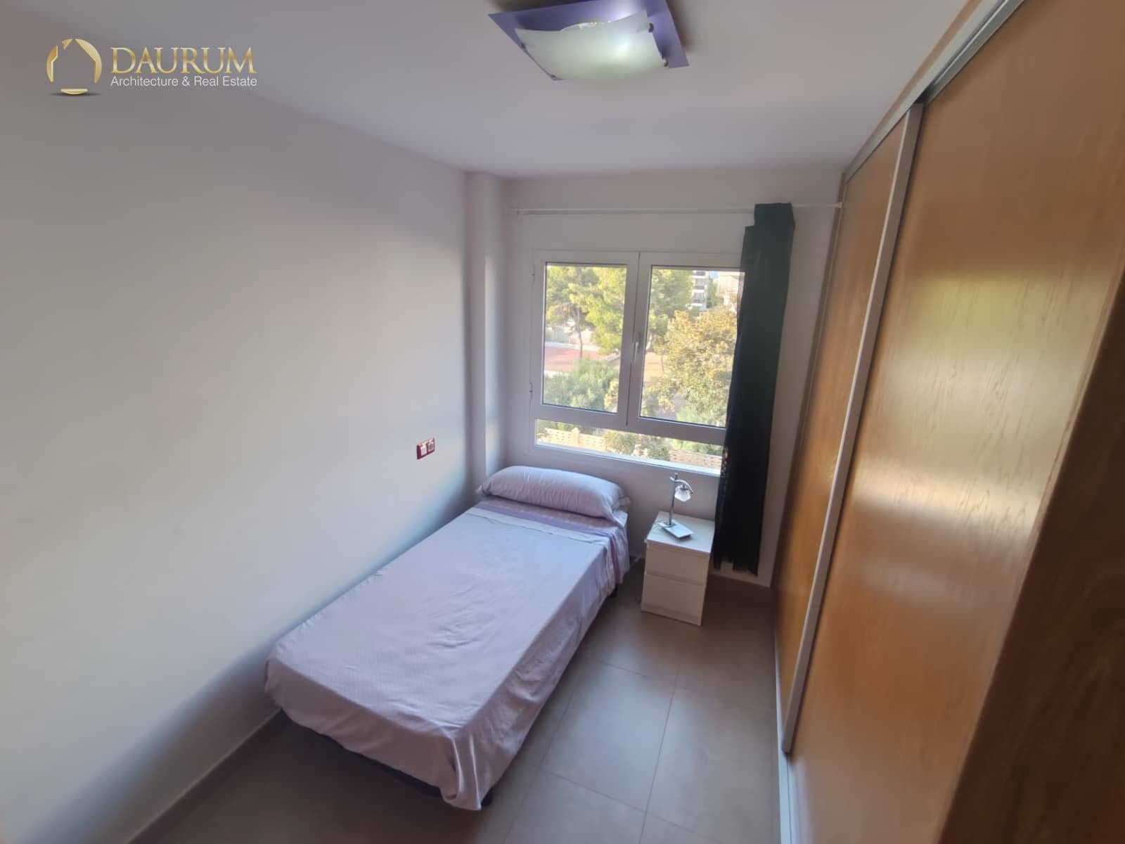 2 soverom Leilighet til salgs i Alicante by med svømmebasseng garasje - € 390 000 (Ref: 9996080)