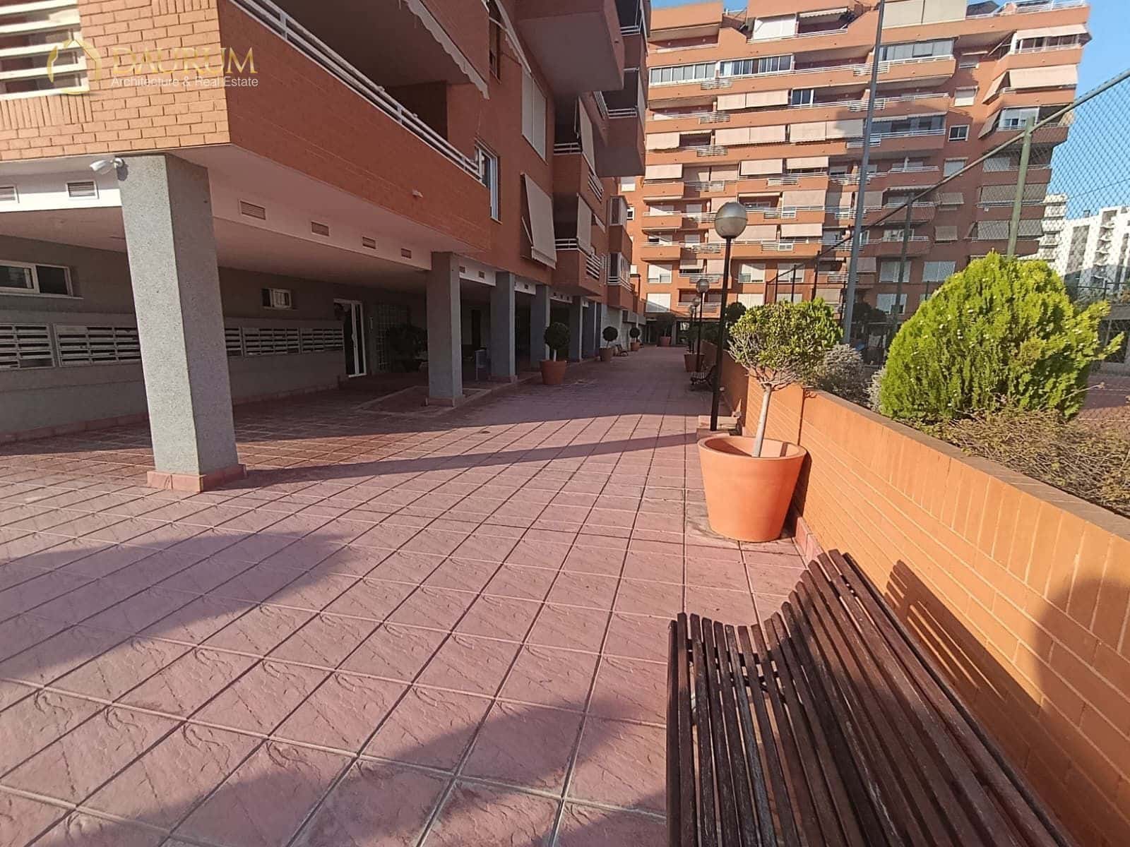 2 soverom Leilighet til salgs i Alicante by med svømmebasseng garasje - € 390 000 (Ref: 9996080)