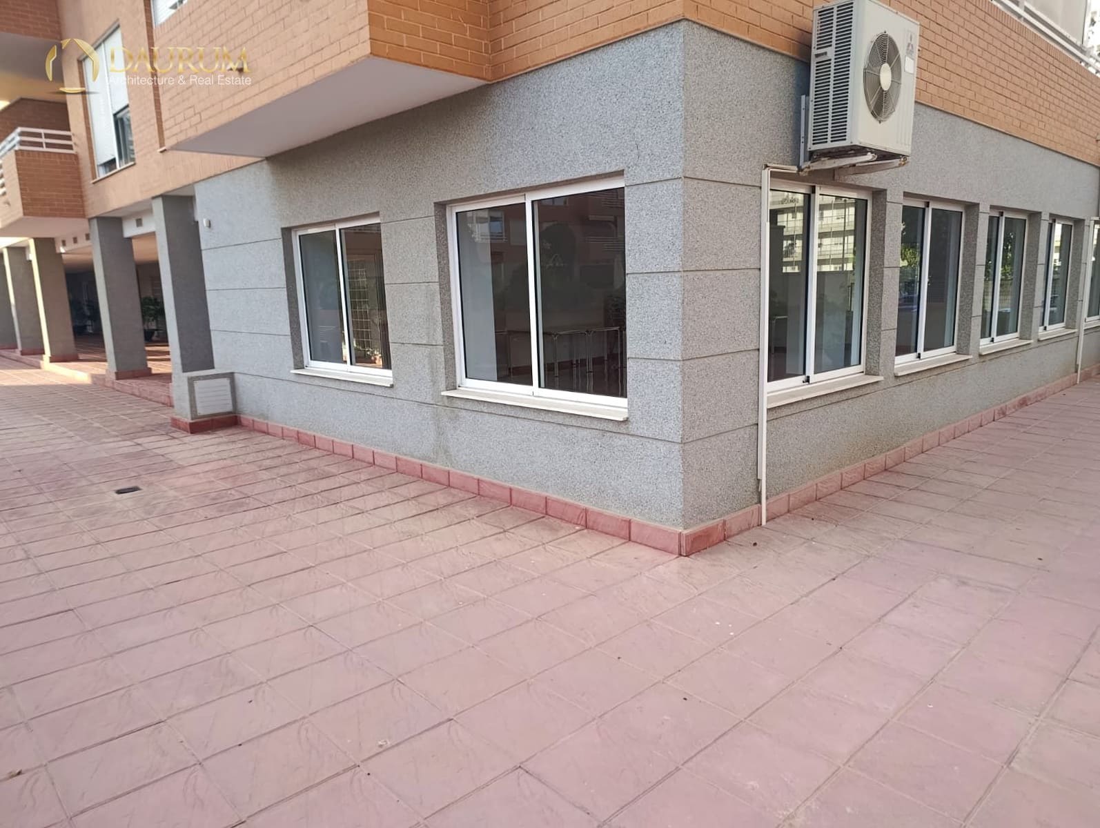 2 soverom Leilighet til salgs i Alicante by med svømmebasseng garasje - € 390 000 (Ref: 9996080)