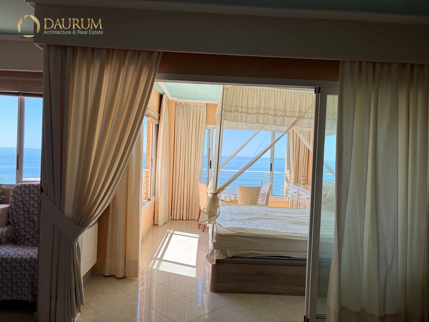 Piso de 2 habitaciones en Benidorm en venta con piscina - 298.000 € (Ref: 9997669)