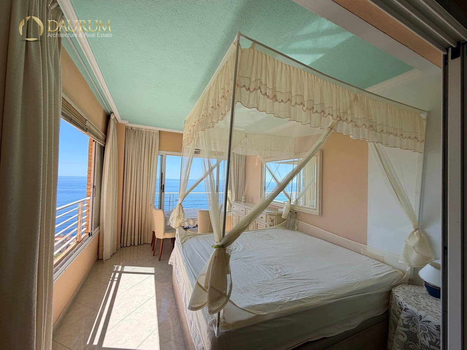 Piso de 2 habitaciones en Benidorm en venta con piscina - 298.000 € (Ref: 9997669)
