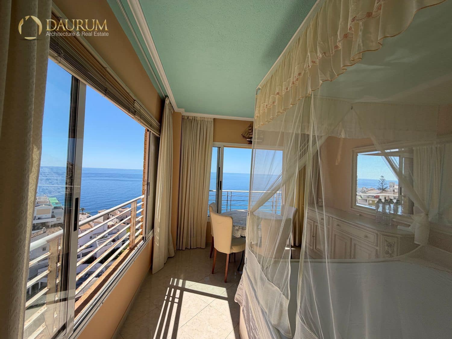 Piso de 2 habitaciones en Benidorm en venta con piscina - 298.000 € (Ref: 9997669)