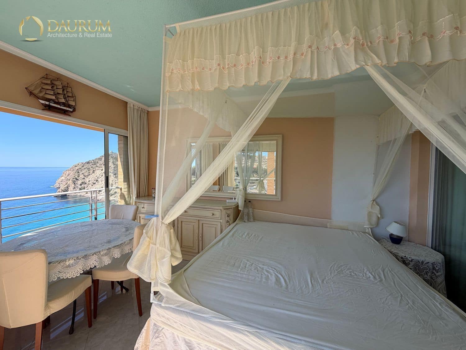 Piso de 2 habitaciones en Benidorm en venta con piscina - 298.000 € (Ref: 9997669)