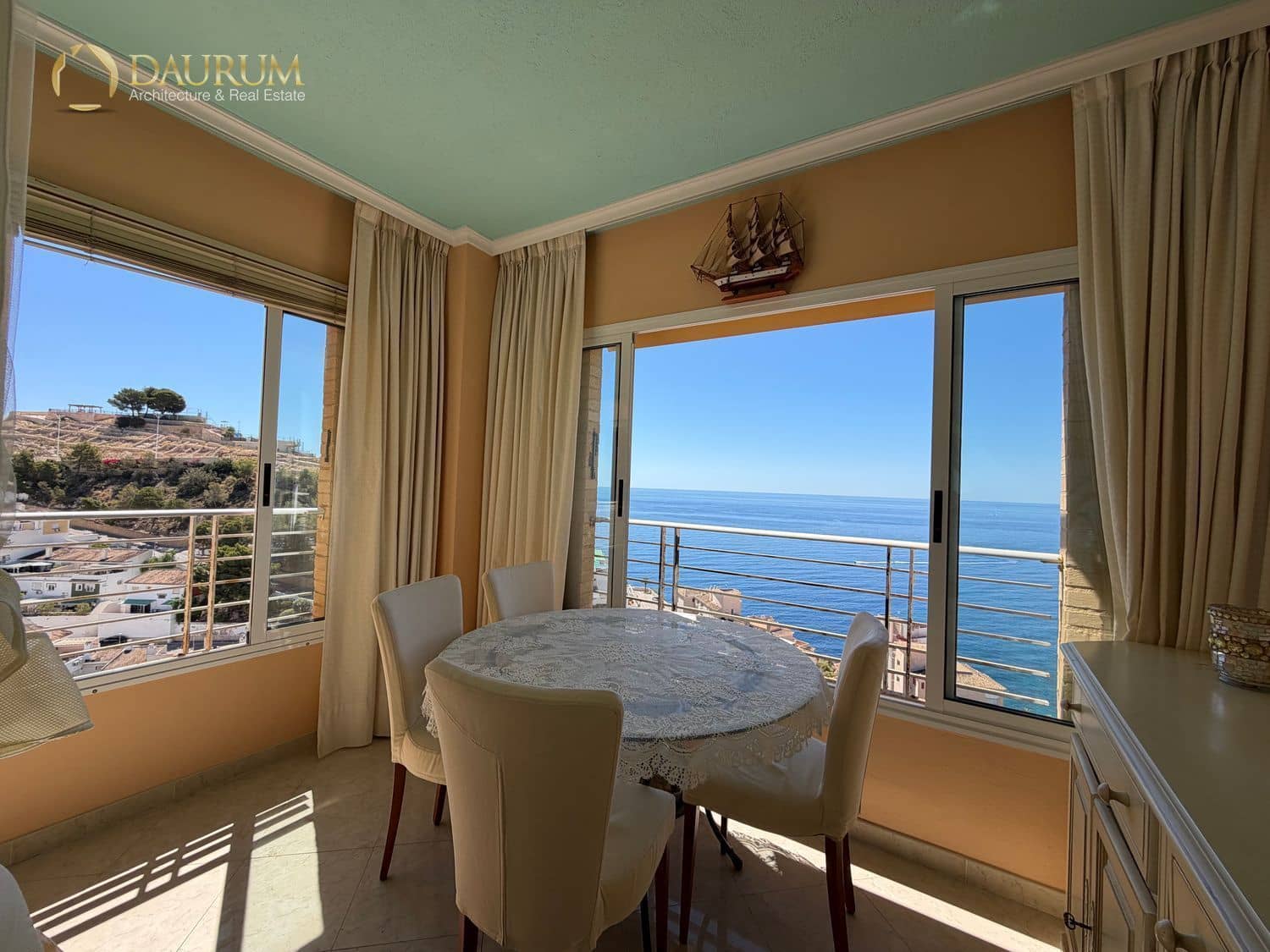 Piso de 2 habitaciones en Benidorm en venta con piscina - 298.000 € (Ref: 9997669)