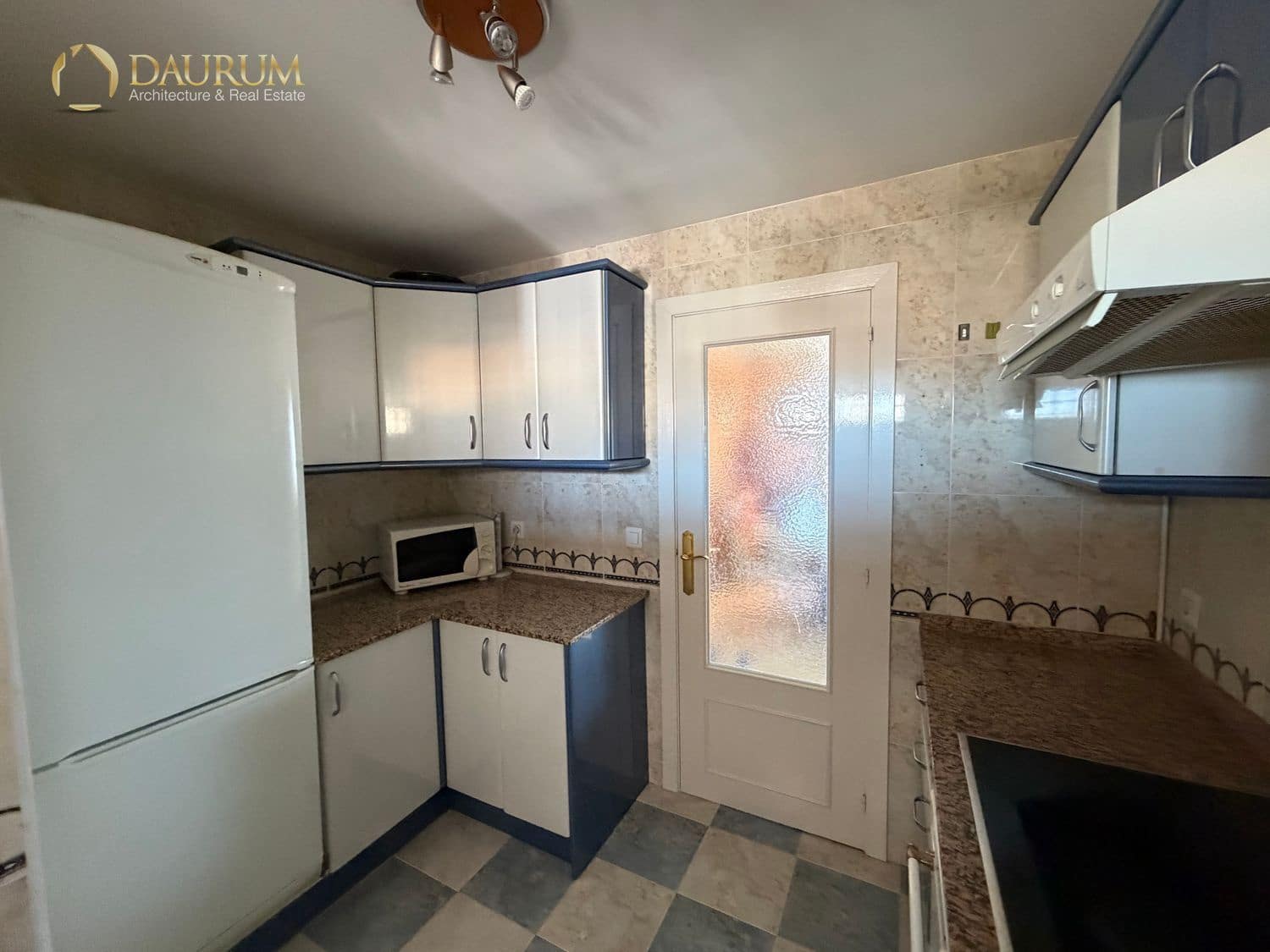 Piso de 2 habitaciones en Benidorm en venta con piscina - 298.000 € (Ref: 9997669)
