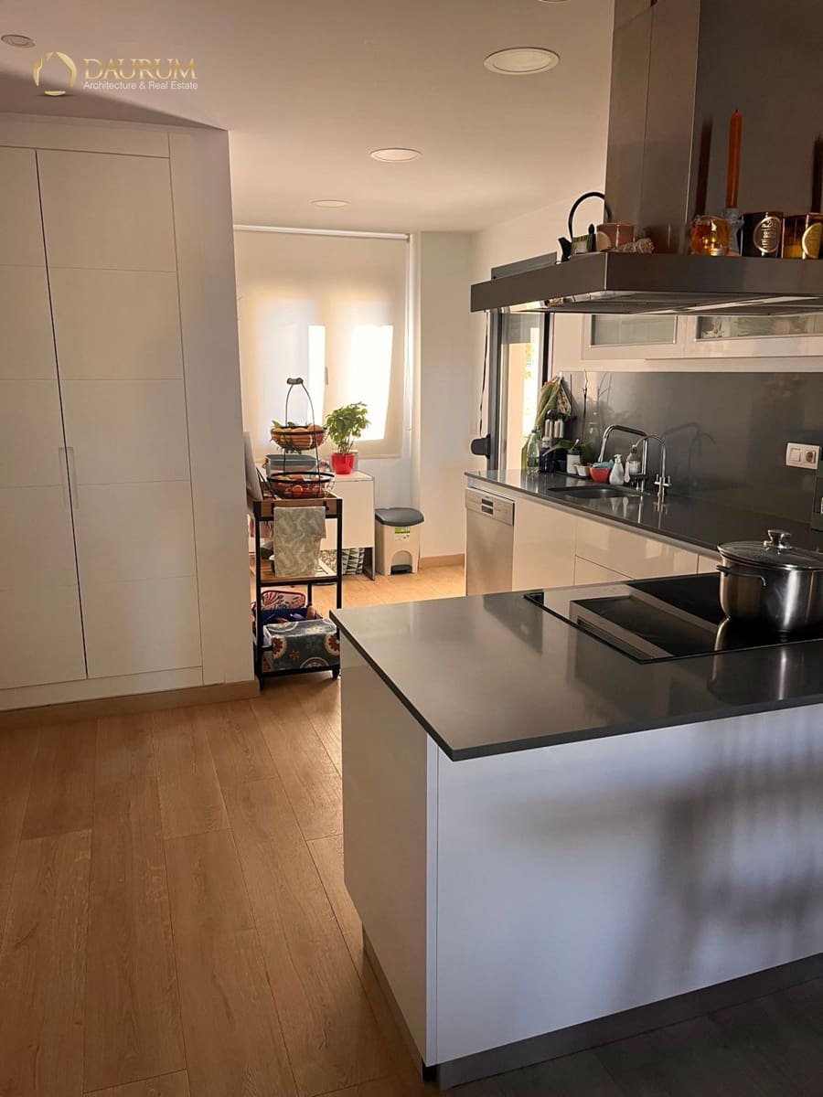3 makuuhuone Kattohuoneisto myytävänä paikassa Polop mukana uima-altaan 
autotalli - 379 000 € (Ref: 9997955)