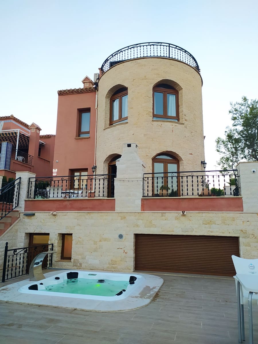 4 slaapkamer Huis te koop in San Miguel de Salinas met zwembad garage - € 450.000 (Ref: 8826790)