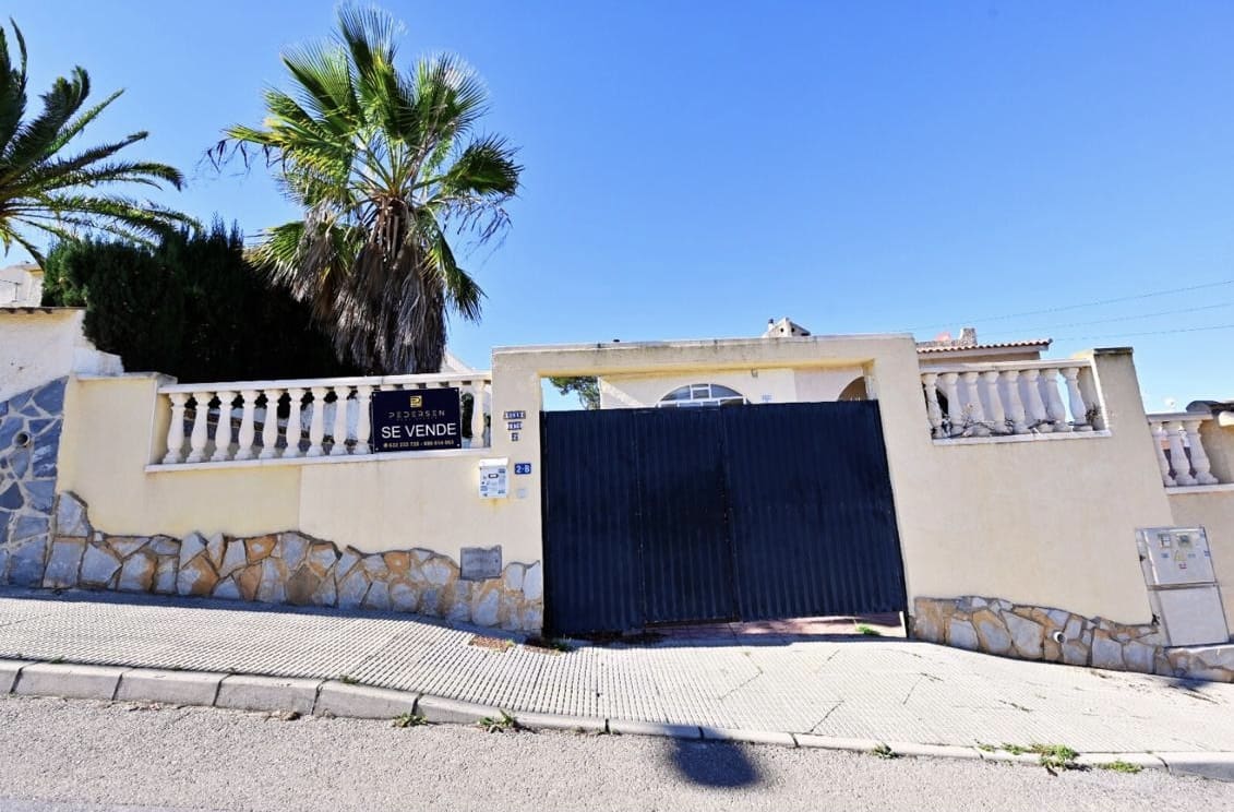 2 soveværelse Semi-Rækkehus til salg i Torrevieja med swimmingpool garage - € 280.000 (Ref: 8835826)