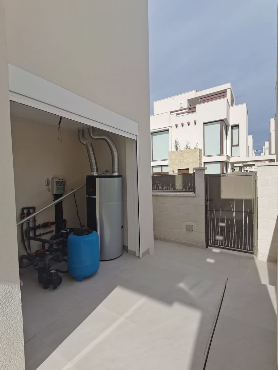 3 sypialnia Willa na sprzedaż w Ciudad Quesada z basenem garażem - 579 000 € (Ref: 8837504)