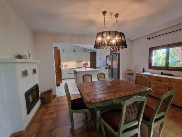 3 soveværelse Finca/Landehus til salg i Manacor med swimmingpool garage - € 1.150.000 (Ref: 8855657)