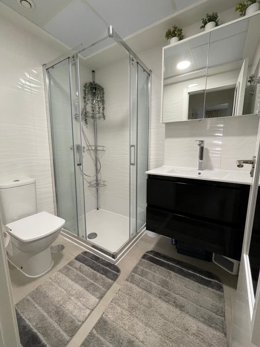 2 soveværelse Lejlighed til salg i La Veleta med swimmingpool garage - € 252.000 (Ref: 8917224)