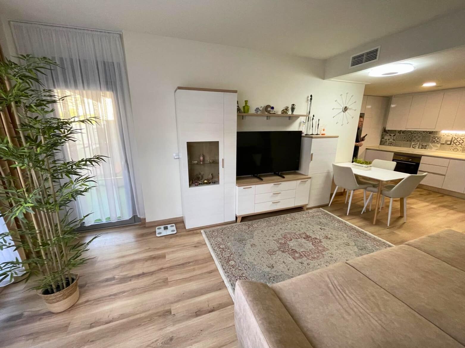 2 soveværelse Lejlighed til salg i La Veleta med swimmingpool garage - € 252.000 (Ref: 8917224)